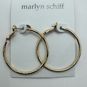 Marlyn Schiff Gold Minimalist Hoop Earrings